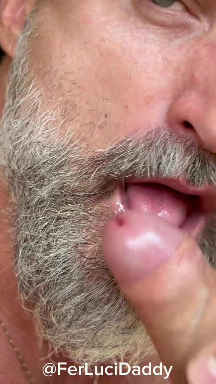 FerLuci: Обожаю сосать члены