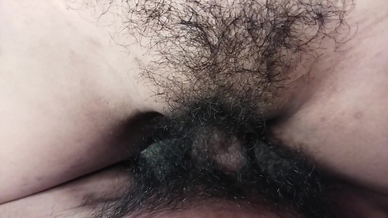 Lovely hairy pussy: Šukání špinavé chlupaté a mokré kundy