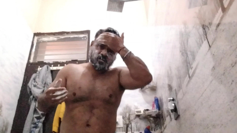 Daddy Dude: Sugar Daddy naakt badend