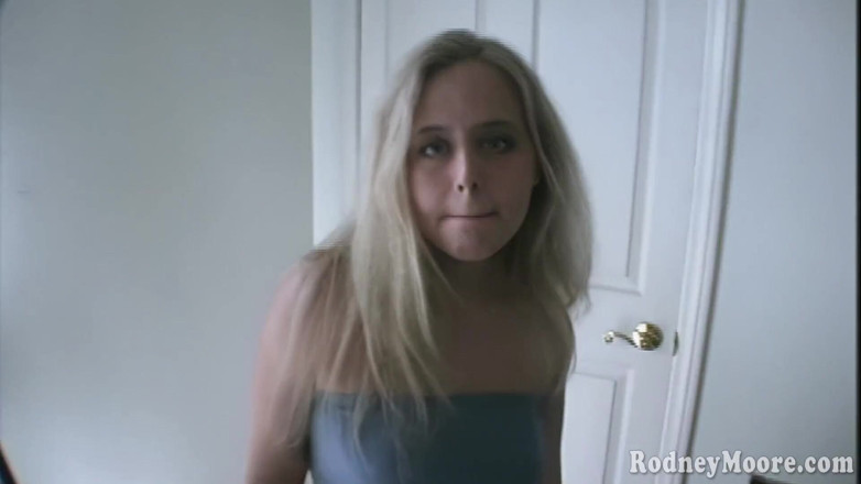 Horny Hairy Girls: petite blondie aughties hårig tjej rörig bj