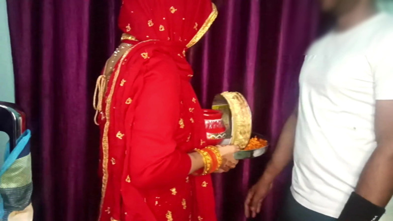 NaughtyWings: Karwa Chauth 特别视频