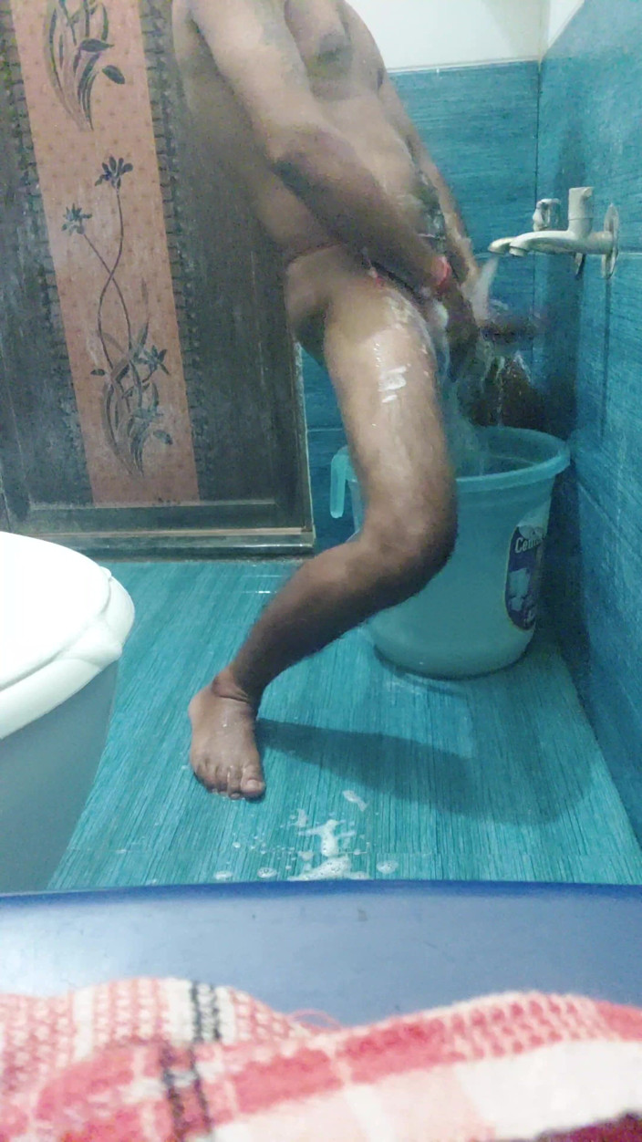PujaRay2024: ภายในห้องน้ํา Amit จดจําน้องสาวของเขาและเย็ดเธอในรูเล็ก ๆ ของเธอ