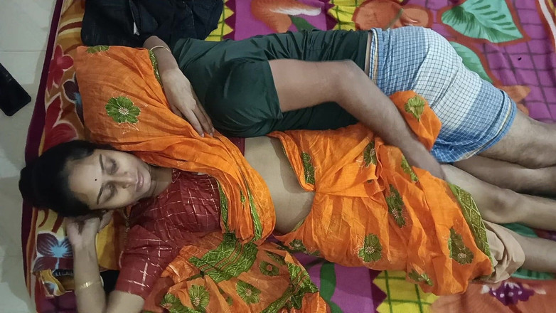 Easypron: L'indiana Deshi hot village bhabhi fa sesso con il suo...