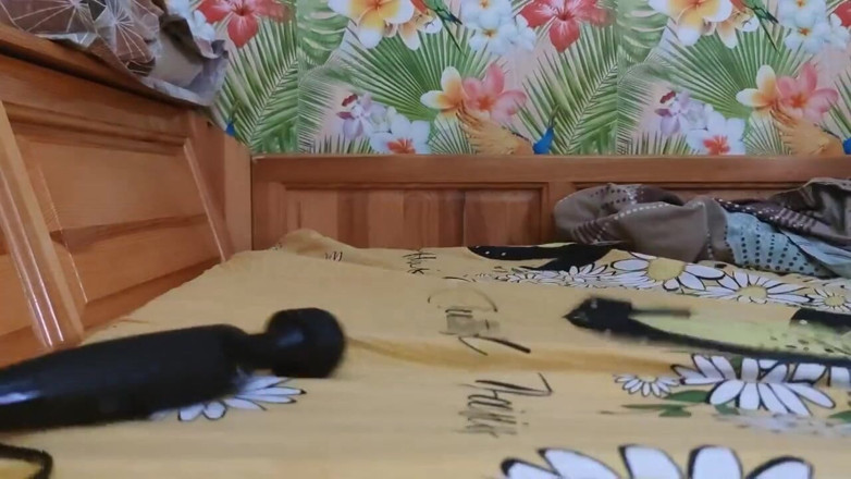 Putarankahotmilf: 疯狂用瓶子自慰，泵 qnd 振动器
