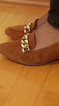 Asmr nylon orme - piatti lucidi che toccano sul pavimento di legno 