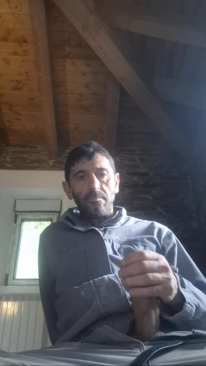 Crx2: Mason boşalana kadar mastürbasyon yapıyor