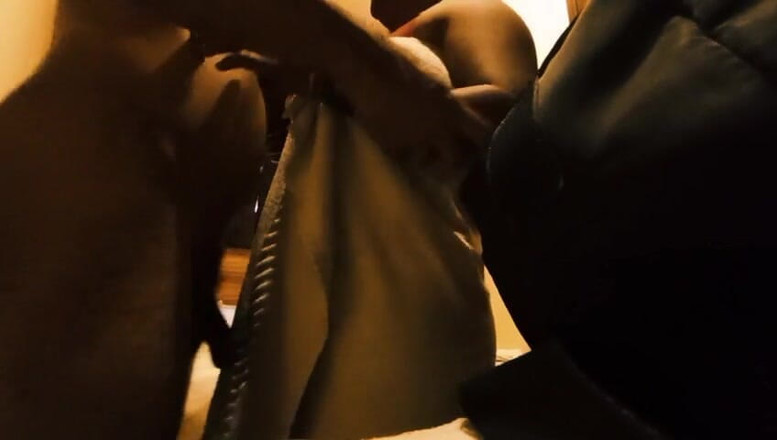 Harder299: Cachonda esposa Priti dando masaje con aceite antes del sexo