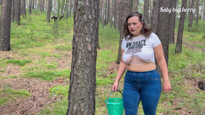 Katybigcherry: Stepmom Caught Stepson Masturbating While Hiking in the Woods