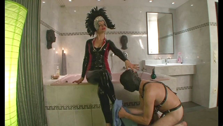 Absolute BDSM films - The original: 浴室で屈辱的な足フェチ