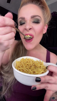 Fetish Late Night Foodie Jumaat