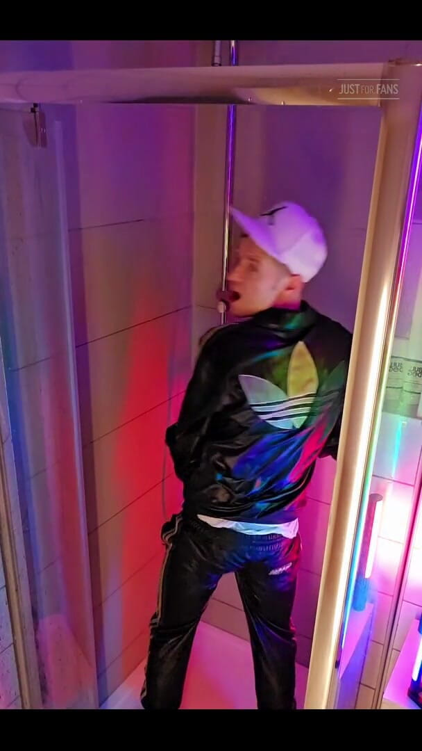 Roman Heart: Shower Dance
