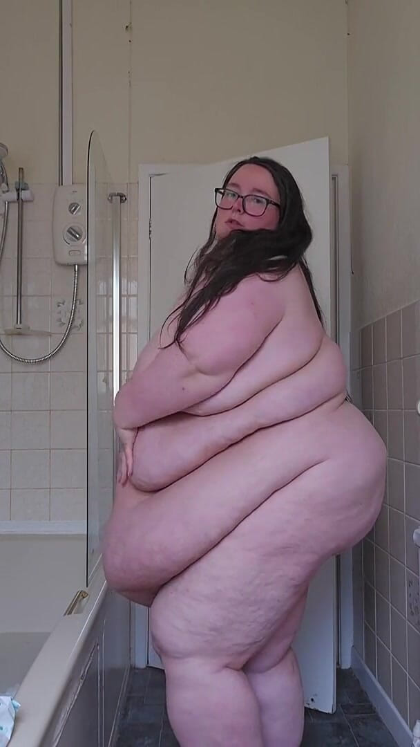 SSBBW Stripping in the Bathroom Fat Body Exploration (SSBBW Lady Brads)