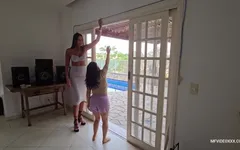 Enormes manos para enano