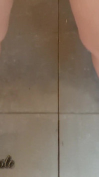 4K Nice Pee in the Shower