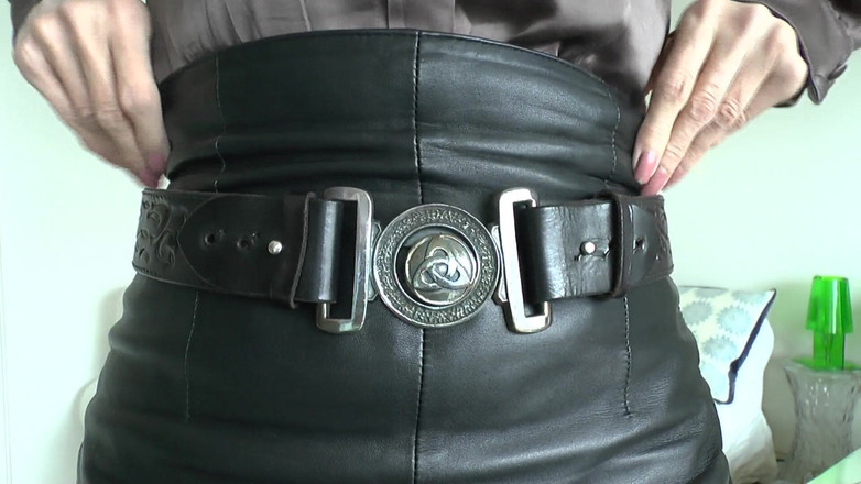 Lady Victoria Valente: Belt Fitting in the Living Room, Part 1, Lady Victoria Valente