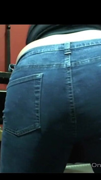 Ignorando você .... minha bunda em jeans clipe completo