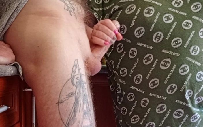 Sweet July: Sperma stroomt krachtig uit de penis nadat zijn schoonmoeder hem...