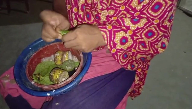 Real Time Slow: Bhabhi miang bercakap kotor mengusik adik ipar