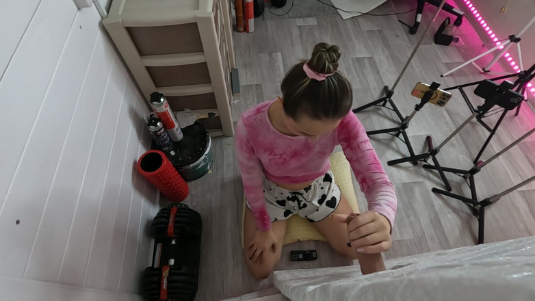 misss_vikki: Une prostituée, la douceur fondant sous sa langue.