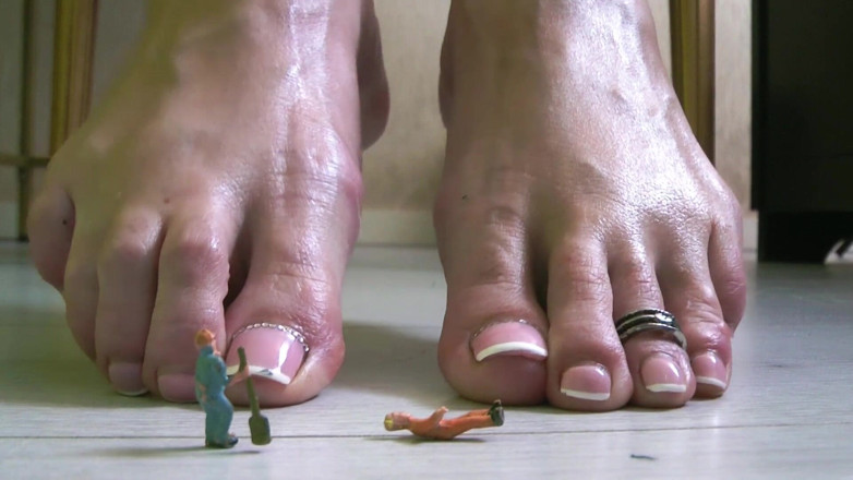 Goddess Celine: Giantess feet