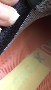 Na mijn training maak je tong mijn sneakerzolen schoon- en je mag in mijn sneakers ruiken