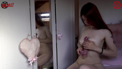 Dolls Cult: このディルドをしゃぶるといつも完全に濡れてる...とてもリアルで、本物のチンポのような見た目と一貫性を持っています!