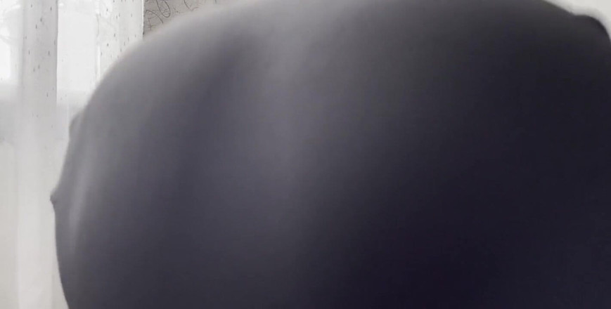 Lux Eva: Горячая алжирская милфа возбуждается во время уборки