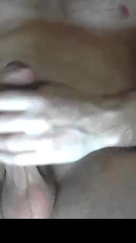 Il ragazzo si è masturbato a casa