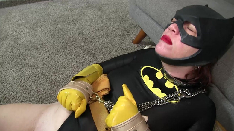 Evangelines Fetish: Batgirls Magic Control Orgasme
