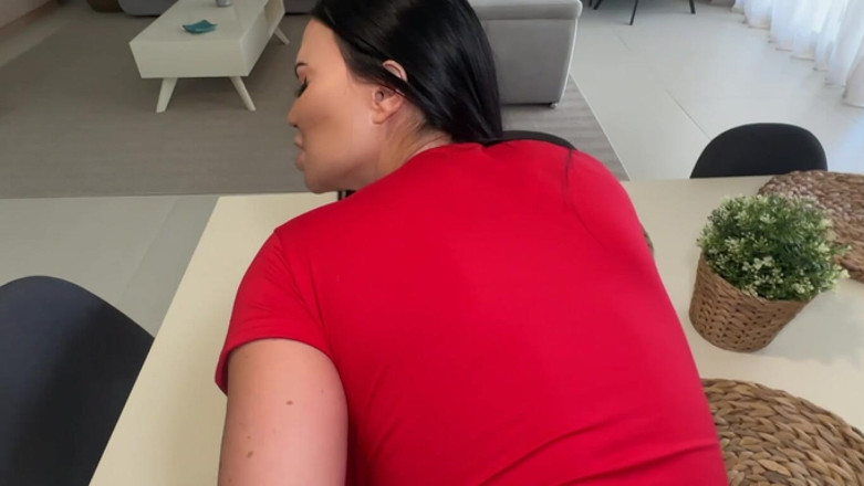 Jasmine Jae: Seksualnie sfrustrowana macocha wymaga twojego kutasa