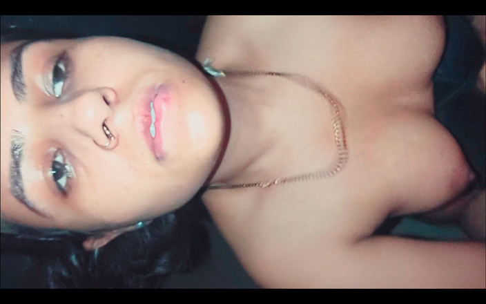 Hot Sis: Nadržená nevlastní sestra skáče na tvrdém jádru velkého ptáka