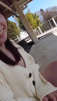 La vergogna splashy stuzzica con una bellezza che sorride e si inzuppa in un selvaggio scoppio bagnato parte 1