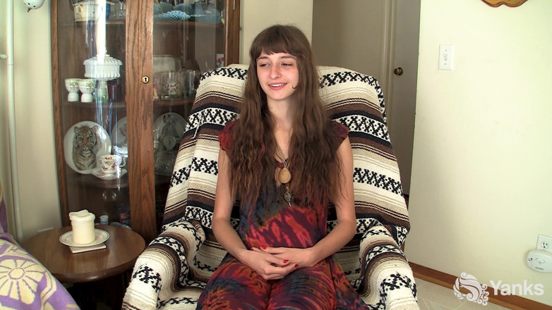 Yanks: Willow Enjoys Her Bushy Muff - Full 4K Remaster