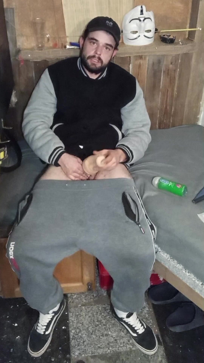 jerkofflover: Sborrata Nel Posto Dove Vado a Masturbarmi E in Più...