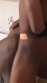 흑인 대물 자지 타기를 좋아하는 뚱뚱한 엉덩이 엉덩이