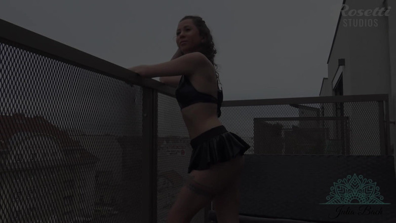 Rosetti: 和继父在户外做爱