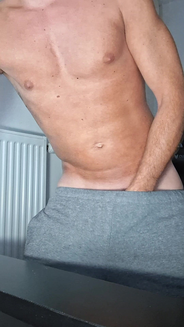 Xfroska: I Hard în pantalonii mei scurți și Boxeri