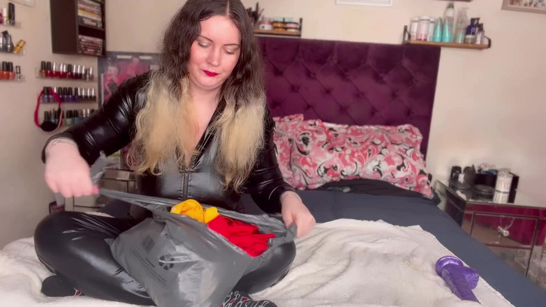 MissFFW: Widz wysłał miss ffw byłych dziewczyn ubrania