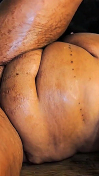 Milf vieja ragada recibe una palmada en la oficina