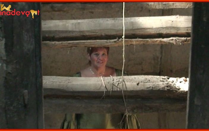 Anna Devot: निर्माण स्थल पर जाएं
