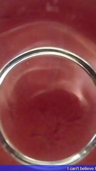 Un Grasso Dildo Di Vetro Visto All'interno
