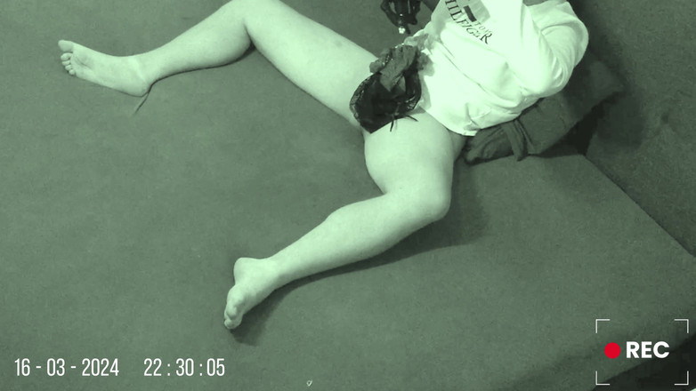 Lucas Nathan King: 義理の妹のパンティの匂いを嗅ぐ