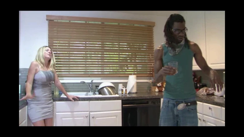 Little World: Angela, Britney E Jhon De Fogozos