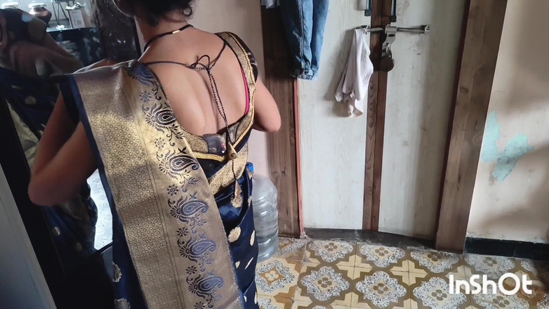 Desishycouple: Ich allein zu hause und masturbiere teil 1