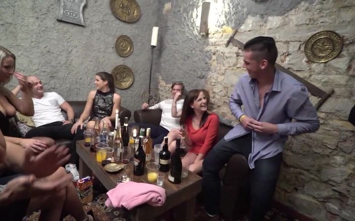 Deutschland porn: Festa amadora para swingers amadores - filme pornô completo