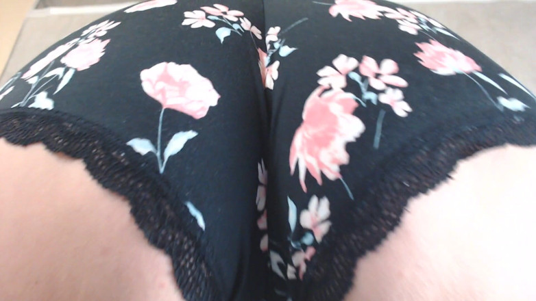 Abby Anna: Sweet ass shaking satin bottoms