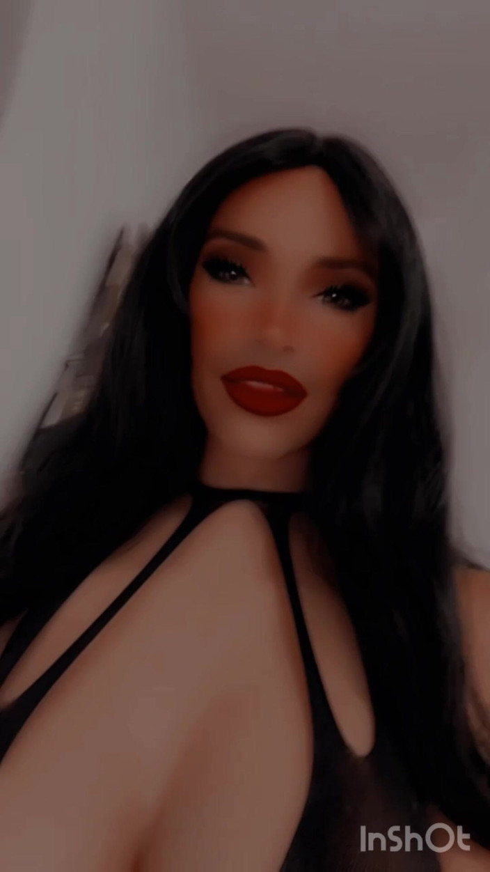 Sissy Slut Brianna: Eu me vejo como um anjo aqui... Ou a cadela...