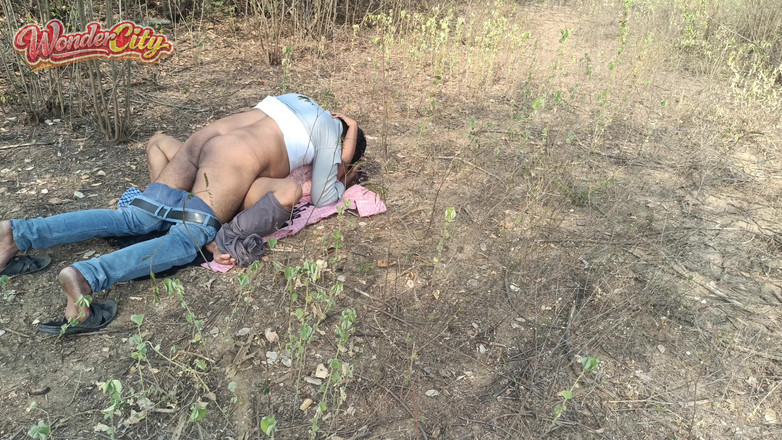 Pushpa studio: Fantastický venkovní sex