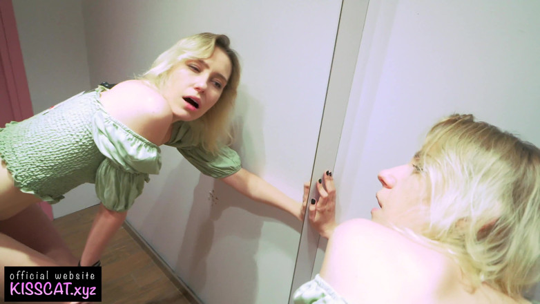 KissCat: Risicovolle anale seks in Zara paskamer met 18 babe