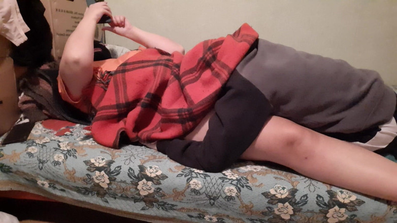 Lesbian-candys: Коли моя дівчина облизує мою пизду, я дивлюся порно відео, щоб швидше кінчити їй в рот